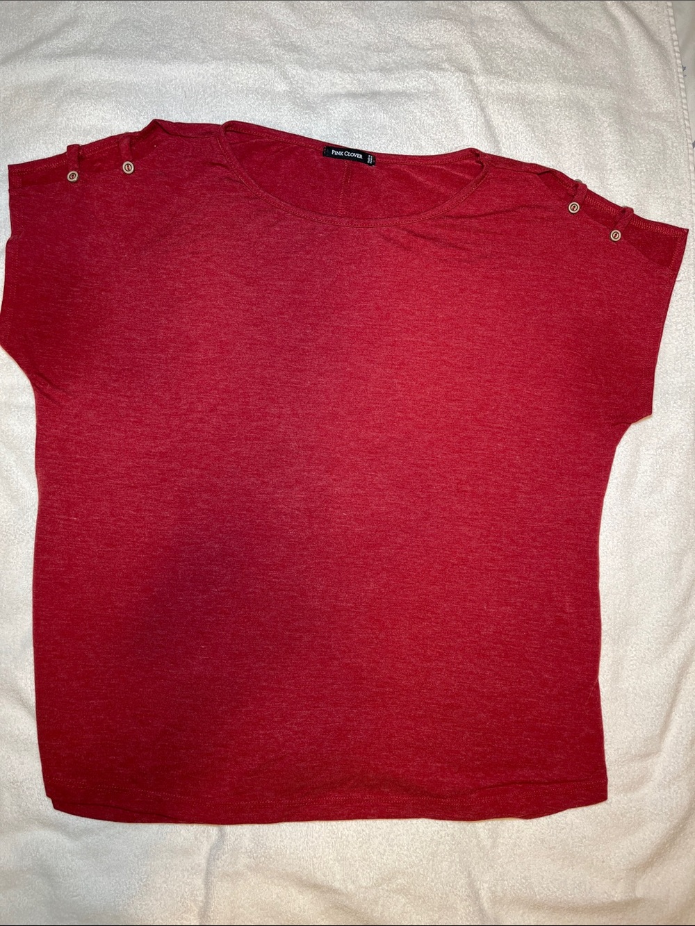 Pink Clover Red Short-Sleeve Button-Shoulder Knit Top